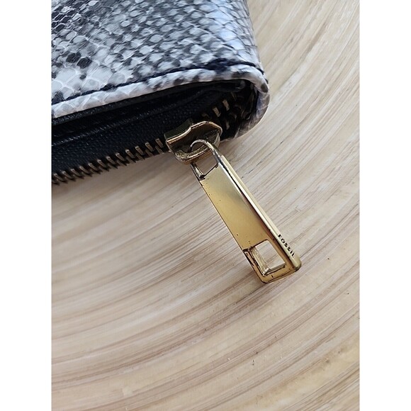 Fossil Wallet Gray Snake Skin Embossed Credit Card Slots Zip Bifold - Picture 8 of 8